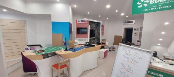 185m² Commercial property in Foggia, Italy No. 263628 5