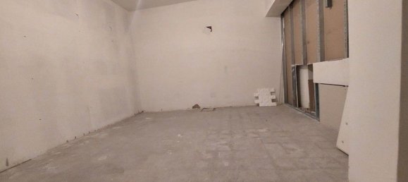 185m² Commercial property in Foggia, Italy No. 263628 10
