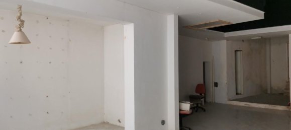 166m² Commercial property in Poggibonsi, Italy No. 286204 5