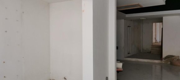 166m² Commercial property in Poggibonsi, Italy No. 286204 9