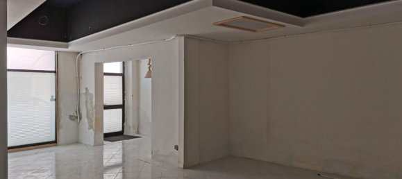 166m² Commercial property in Poggibonsi, Italy No. 286204 4