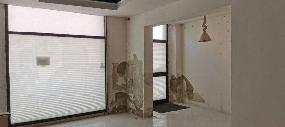 166m² Commercial property in Poggibonsi, Italy No. 286204 2