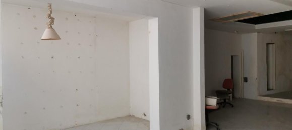 166m² Commercial property in Poggibonsi, Italy No. 286204 6