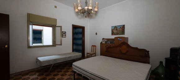 6 Schlafzimmer Haus in Vittoria, Italy, Nr. 351554 23