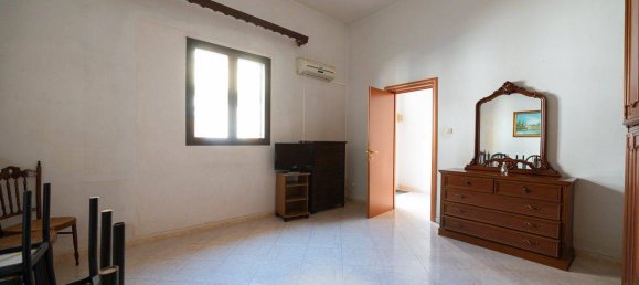 6 Schlafzimmer Haus in Vittoria, Italy, Nr. 351554 3