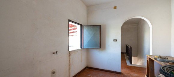 6 Schlafzimmer Haus in Vittoria, Italy, Nr. 351554 35