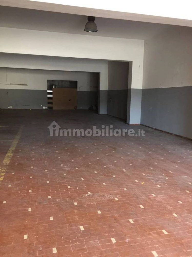 3-Zimmer Gewerbliche Immobilie in Catanzaro, Italy, Nr. 339941