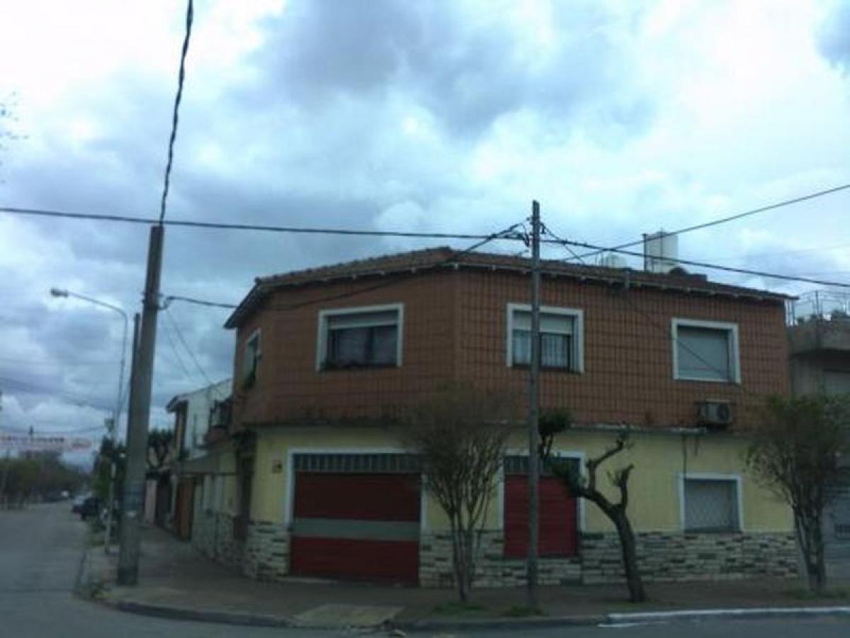 2 bedrooms House in Bermudez, Argentina No. 62121