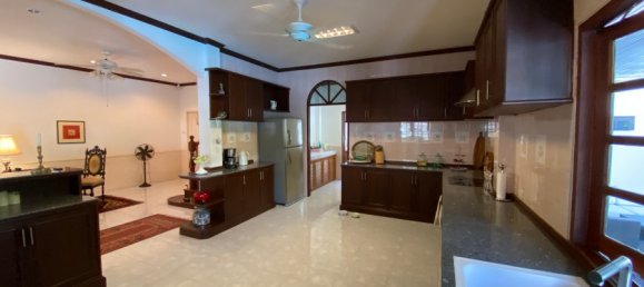 Дом с 6 спальнями в Хуа Хин, Таиланд № 58779 13