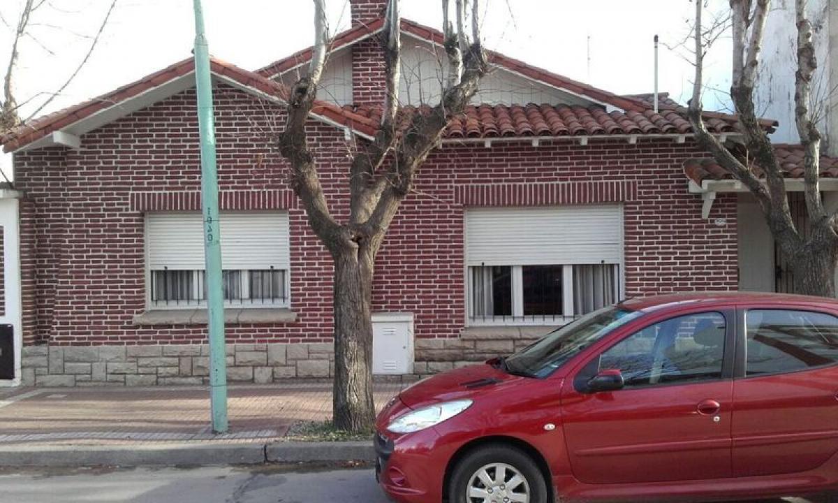 2 bedrooms House in Mar del Plata, Argentina No. 72971