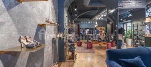 2-Zimmer Gewerbliche Immobilie in Turin, Italy, Nr. 10852 9