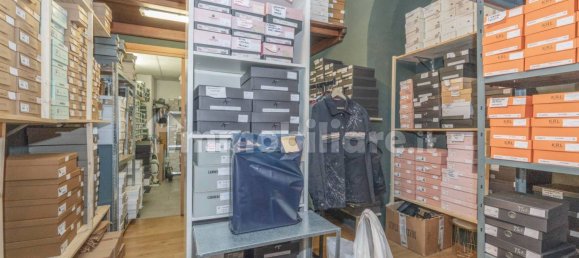 2-Zimmer Gewerbliche Immobilie in Turin, Italy, Nr. 10852 25