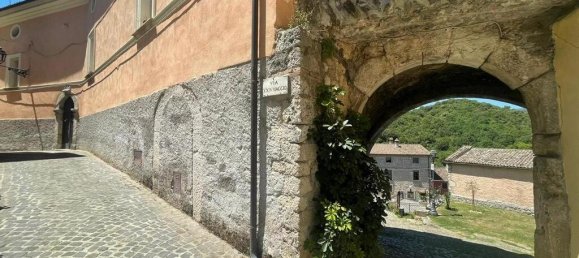 4 bedrooms Castles in Pico, Italy No. 57431 2