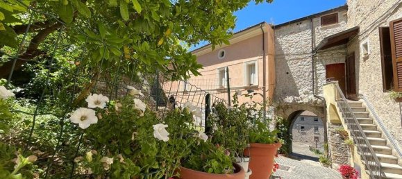4 bedrooms Castles in Pico, Italy No. 57431 8
