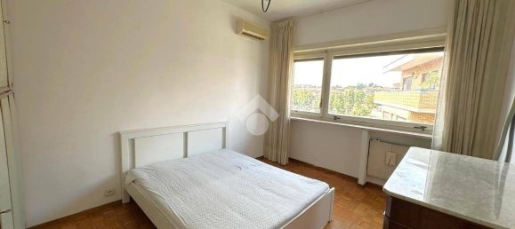 4 bedrooms Apartment in Rome, Italy No. 311817 11