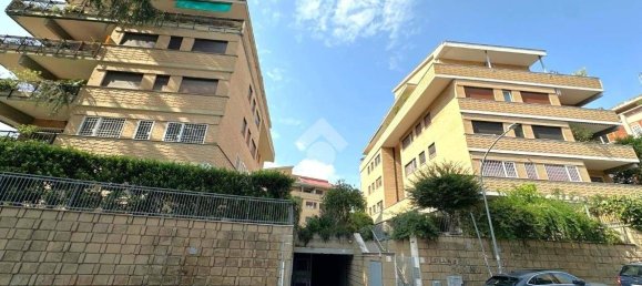 4 bedrooms Apartment in Rome, Italy No. 311817 19