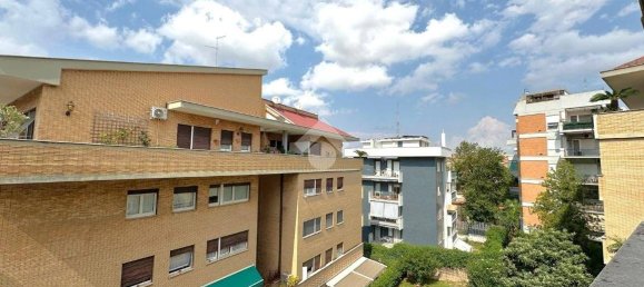 4 bedrooms Apartment in Rome, Italy No. 311817 13