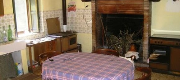 Дом с 8 комнатами в Орвието, Италия № 47379 8