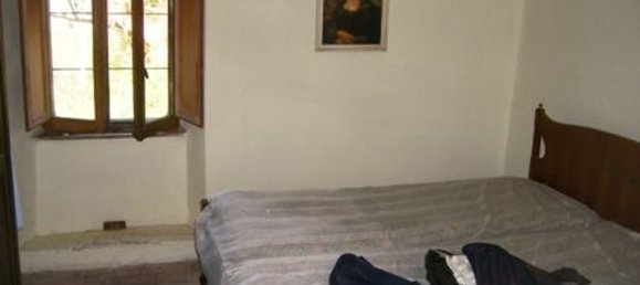 Дом с 8 комнатами в Орвието, Италия № 47379 10