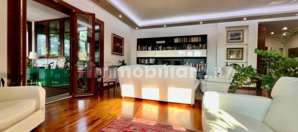 2 bedrooms Apartment in Milan, Italy No. 378941 5