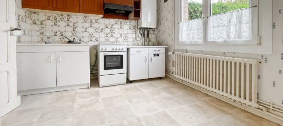 Villa de 3 dormitorios en Saint-Quentin, France No. 155806 3