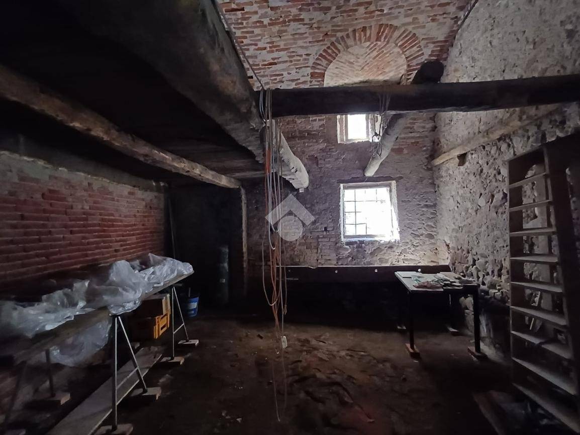 19m² Warehouse in Ceva, Italy No. 319084