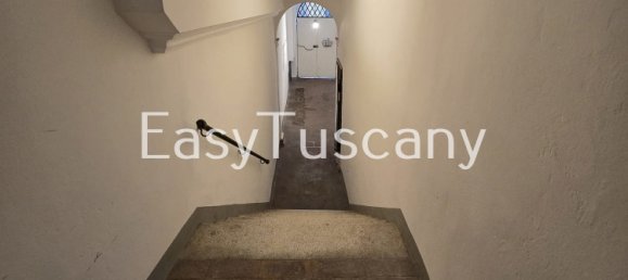 2 rooms Apartment in Lucca, Italy No. 86701 4