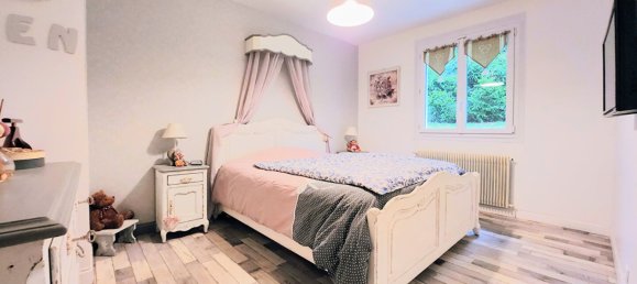 5 bedrooms House in Sainte-Genevieve, France No. 65067 5