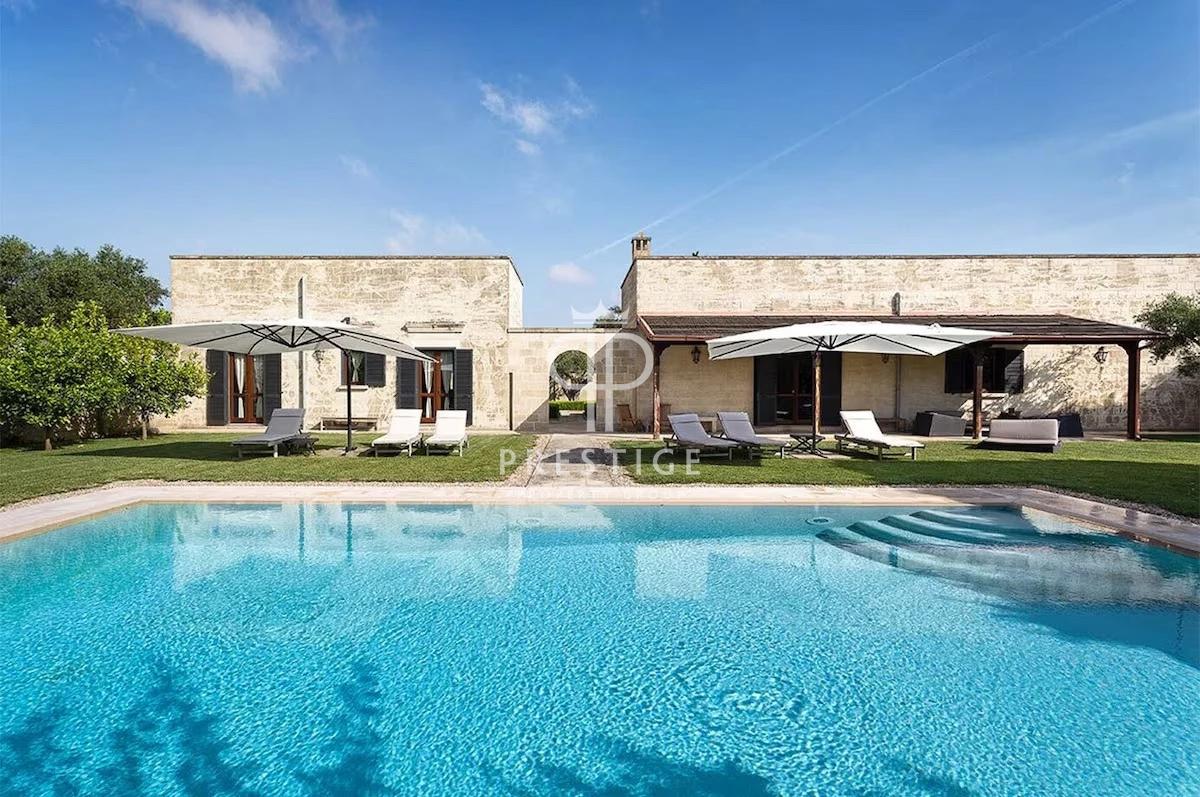 5 chambres Villa à Carpignano Salentino, Italy No. 64445