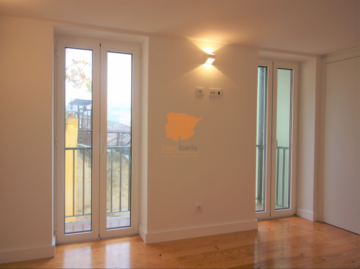 Estudio en Lisbon, Portugal No. 3276