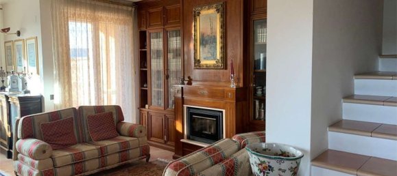 Casa de 6 habitaciónes en Perugia, Italy No. 5565 6