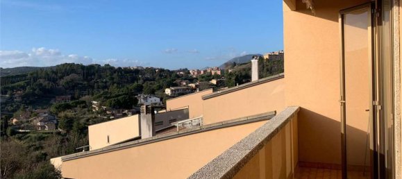 Casa de 6 habitaciónes en Perugia, Italy No. 5565 49