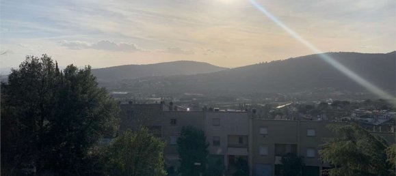 Casa de 6 habitaciónes en Perugia, Italy No. 5565 34