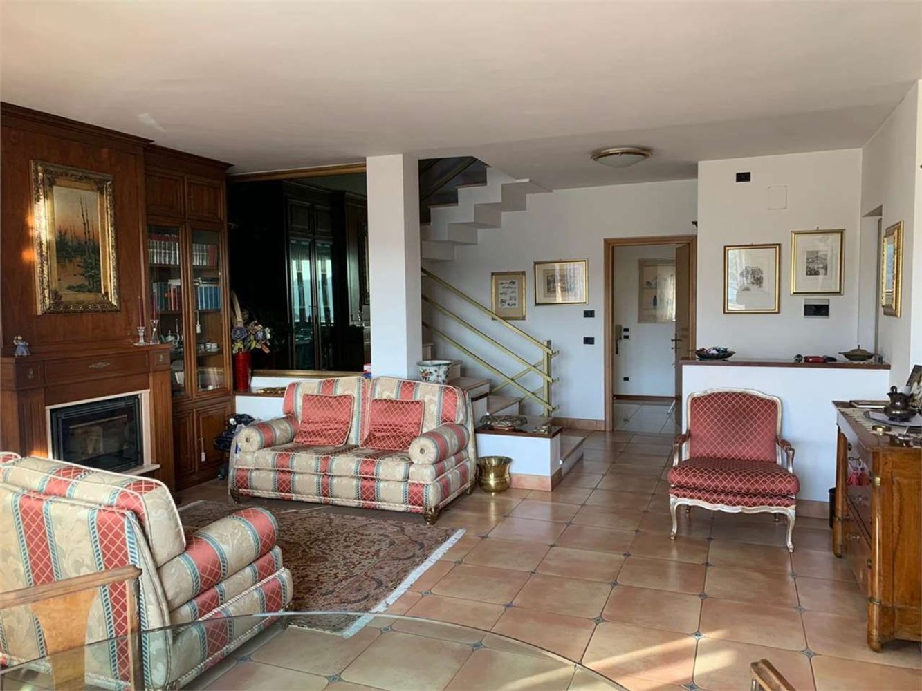 Casa de 6 habitaciónes en Perugia, Italy No. 5565