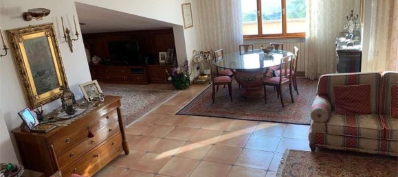 Casa de 6 habitaciónes en Perugia, Italy No. 5565 44