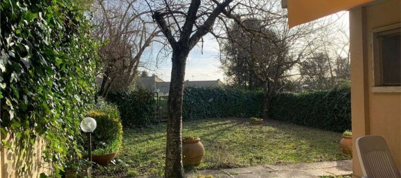 Casa de 6 habitaciónes en Perugia, Italy No. 5565 13