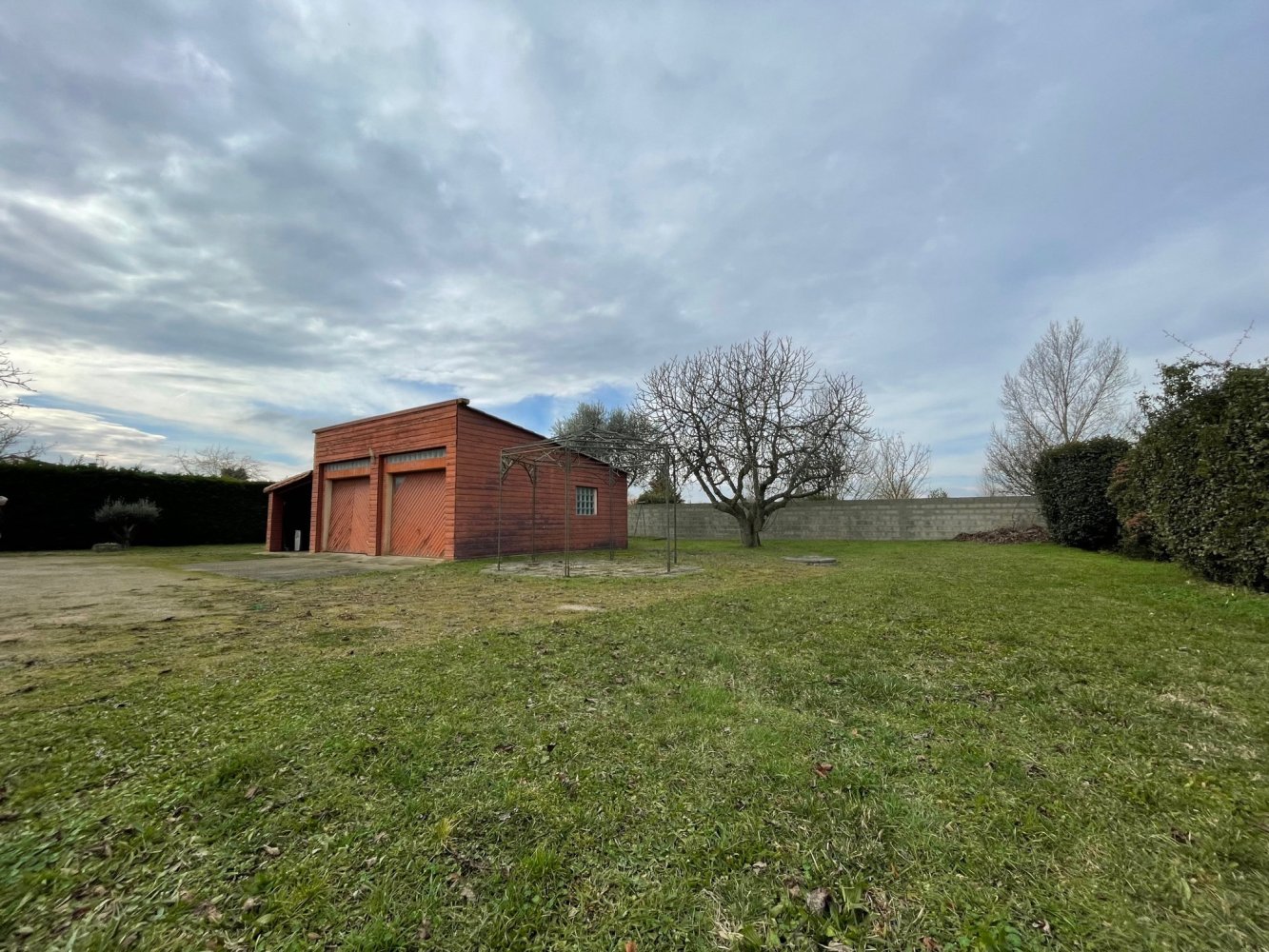  Land in Frouzins, France No. 115544