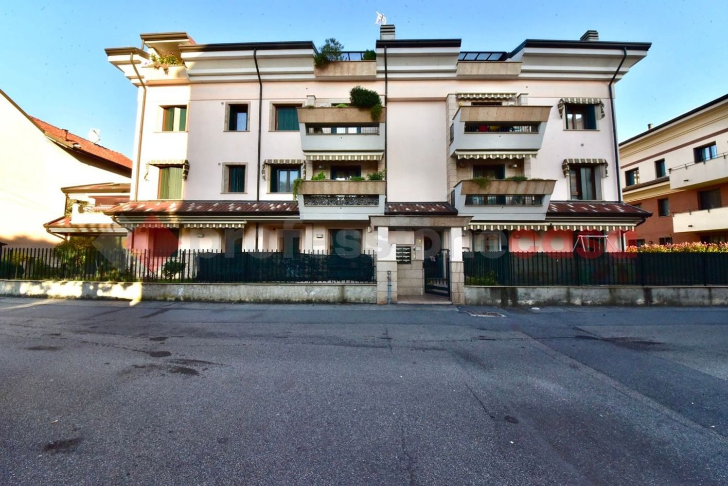 4 bedrooms Apartment in Paderno Dugnano, Italy No. 382311