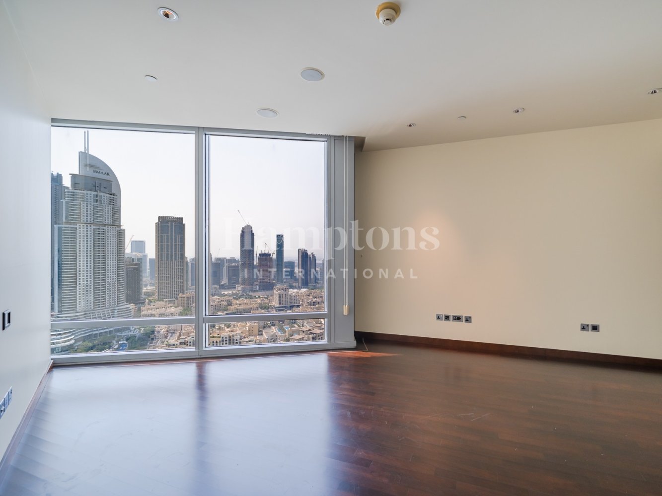 2 bedrooms Apartment for rent in Burj Khalifa, Dubai, UAE № 196139