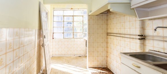 4 bedrooms House in Almada, Portugal No. 145513 29