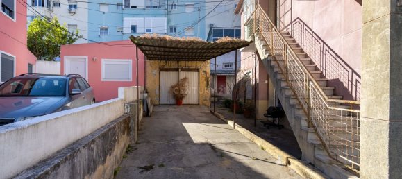 4 bedrooms House in Almada, Portugal No. 145513 21