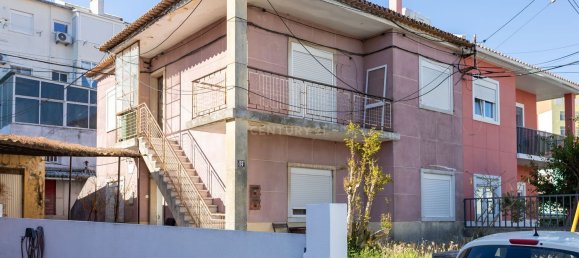 4 bedrooms House in Almada, Portugal No. 145513 10