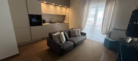 Квартира с 3 комнатами в Валенцано, Италия № 41894 2