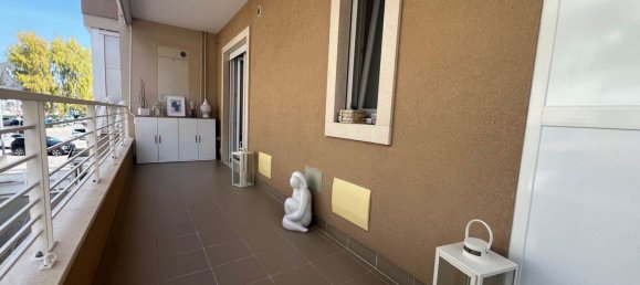 Квартира с 3 комнатами в Валенцано, Италия № 41894 5