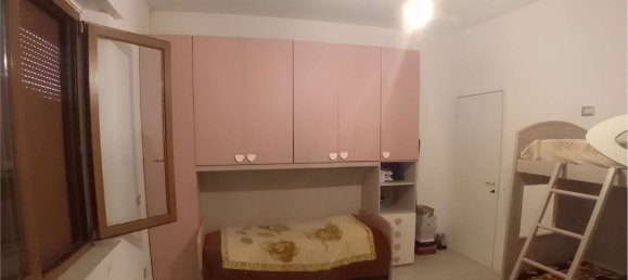 Apartamento de 5 divisões em Busto Arsizio, Italy N.º 8979 2