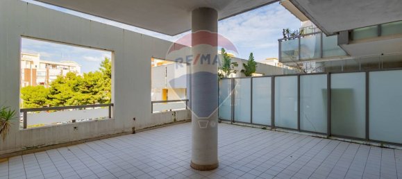 Квартира с 5 комнатами в Модуньо, Италия № 77161 6