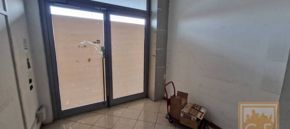 85m² Commercial property in Treviso, Italy No. 71335 12