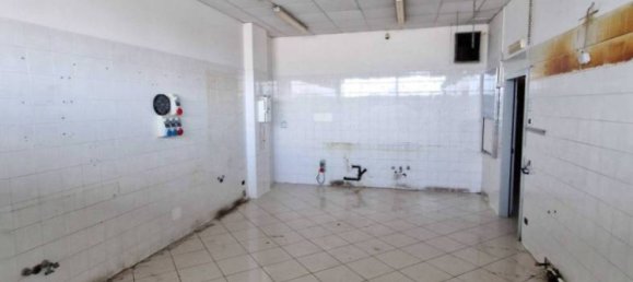 85m² Commercial property in Treviso, Italy No. 71335 8