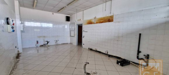 85m² Commercial property in Treviso, Italy No. 71335 5