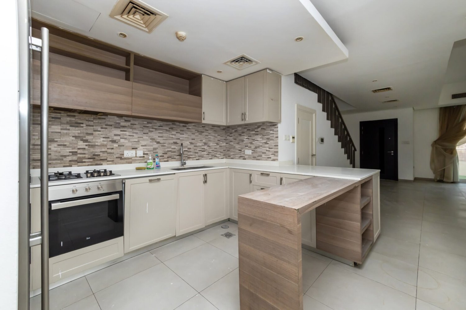 Villa de 4 dormitorios en Jumeirah Village Circle, UAE No. 111015